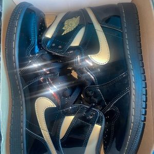 AIR JORDAN 1 RETRO HIGH OG 'BLACK METALLIC GOLD